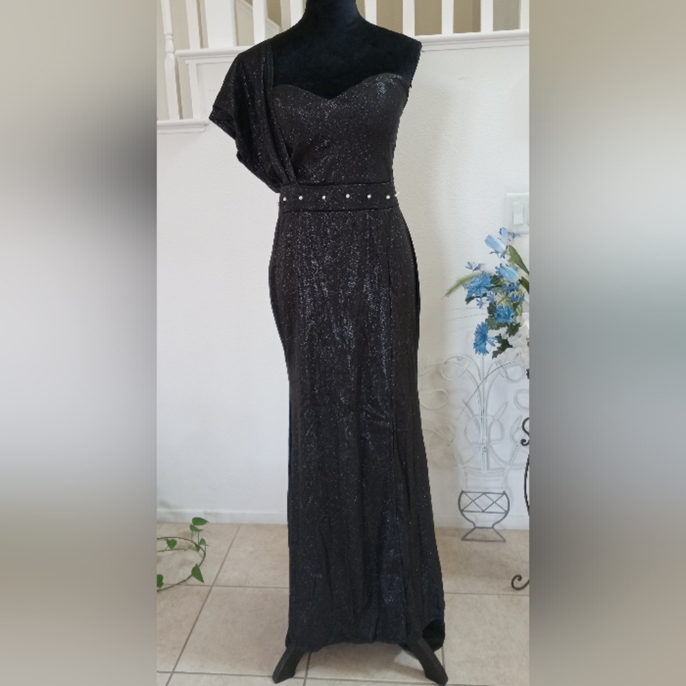 NWOT Ball Dress - Black 🖤